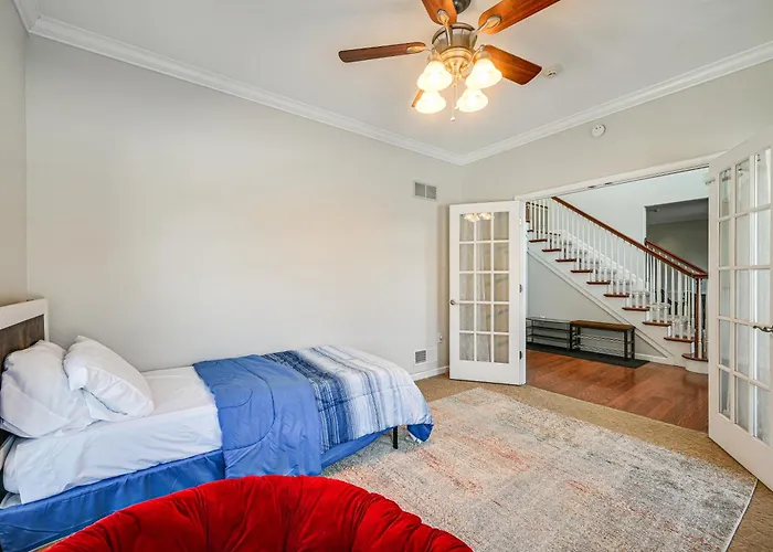 Pool & Furnished Patio: Group Getaway In Hershey