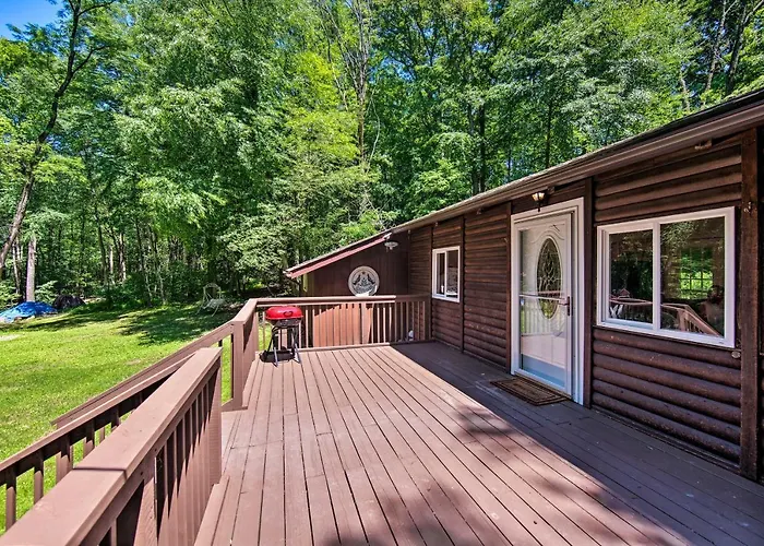 Hike, Hunt & Unwind: Cozy Cabin Near Hersheypark